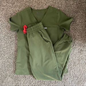 Dark olive Figs scrub set